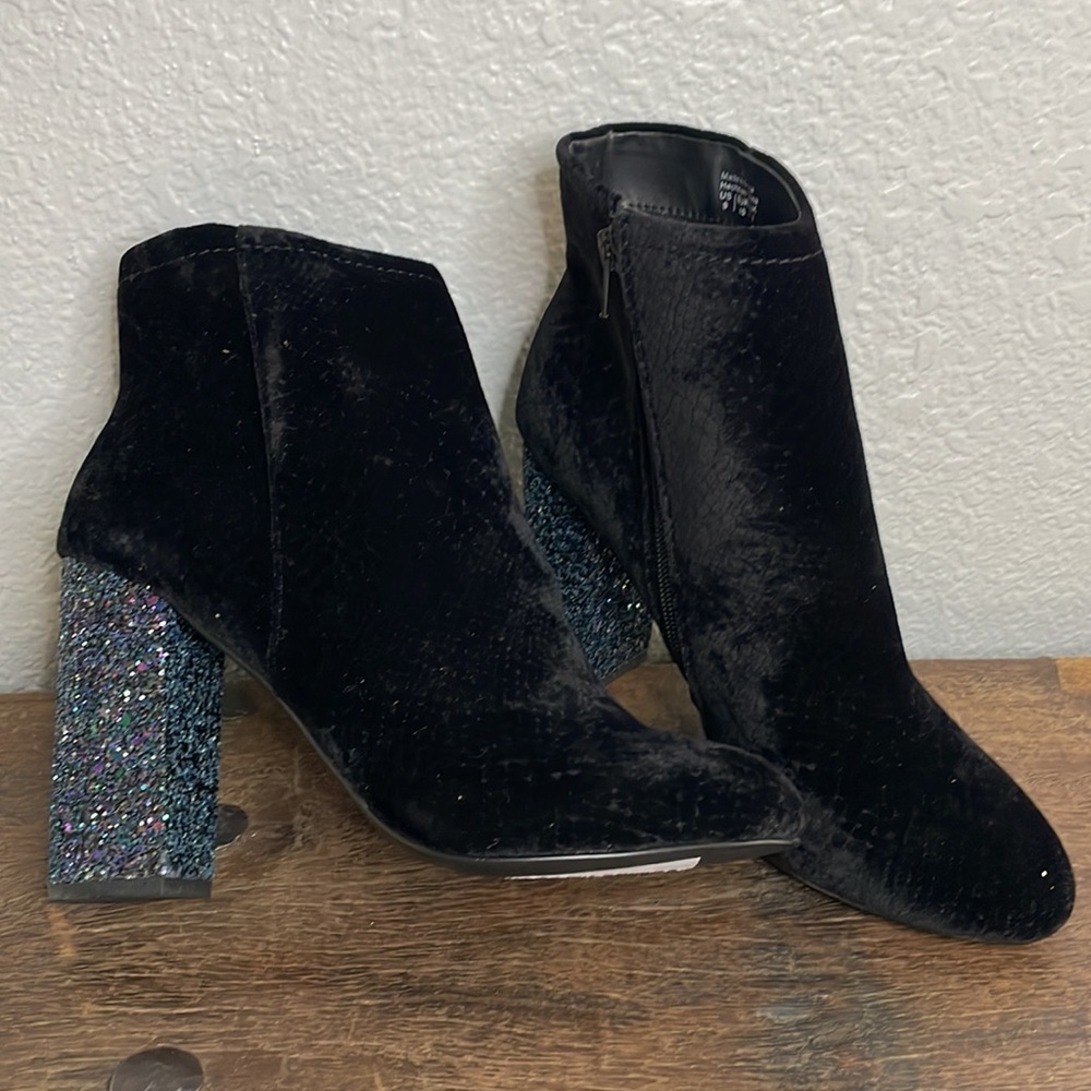 New Call It Spring Talcahuano Black Velvet Glitter Block Heel Ankle Boots
